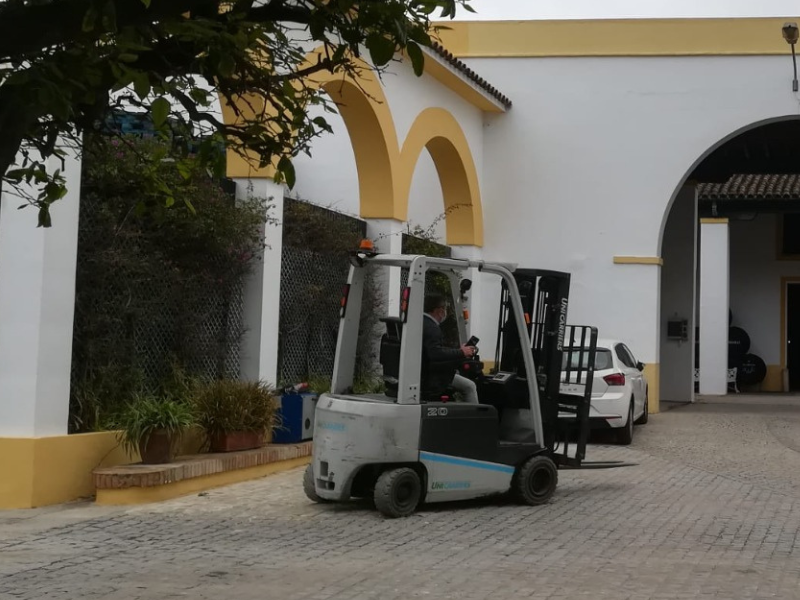 Alquiler de carretillas elevadoras UniCarriers en Málaga